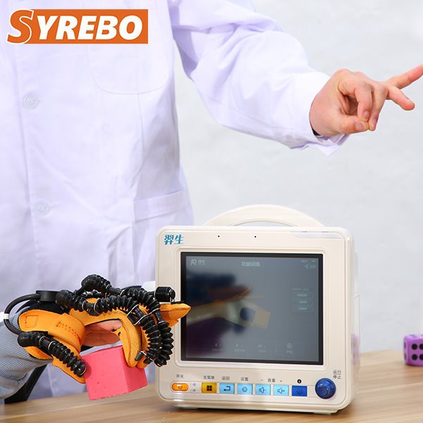 Rukavica za rehabilitaciju meke robotike